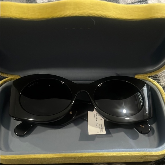 Gucci Glossy Black Sunglasses